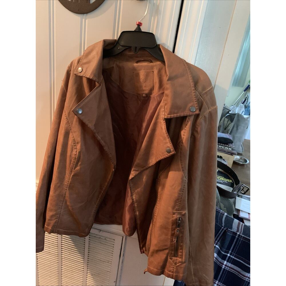 Max Studio Jacket Womens Size 3XL Moto Brown Camel Faux Leather Cropped